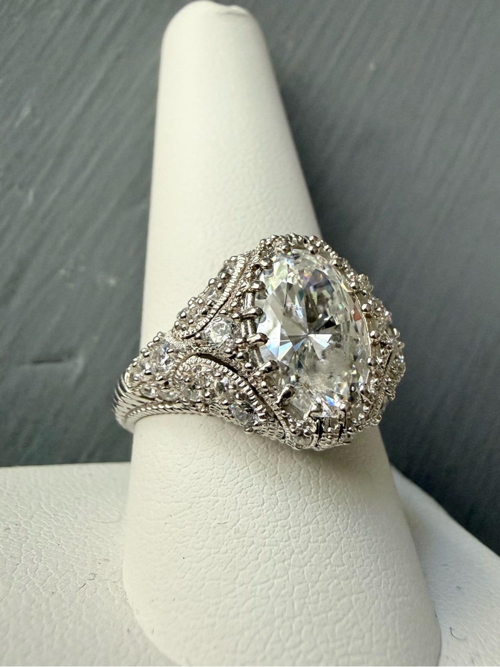 Judith Ripka 925 Sterling Silver White Crystal Oval Halo Ring NEW 9.75
